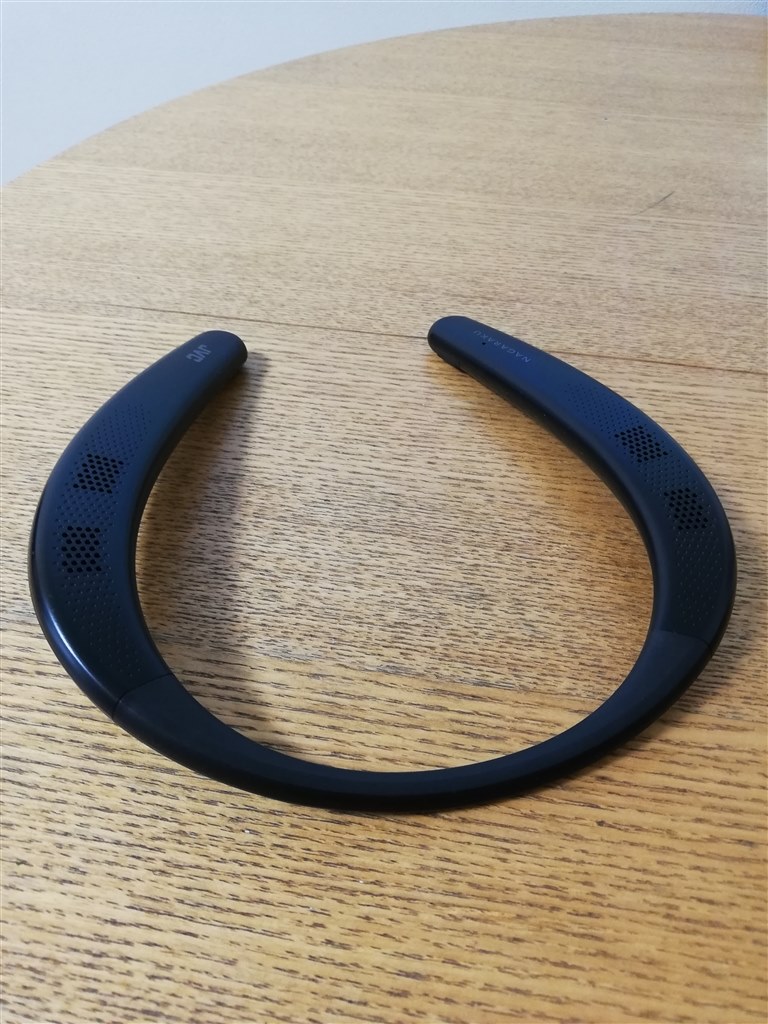 軽量&柔かな素材でフィット感が抜群な快適ネックスピーカー 軽量&柔かな素材でフィット感が抜群な快適ネックスピーカー