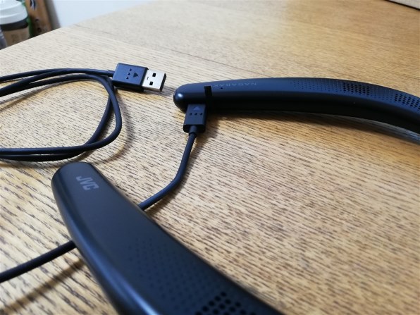 軽量＆柔かな素材でフィット感が抜群な快適ネックスピーカー