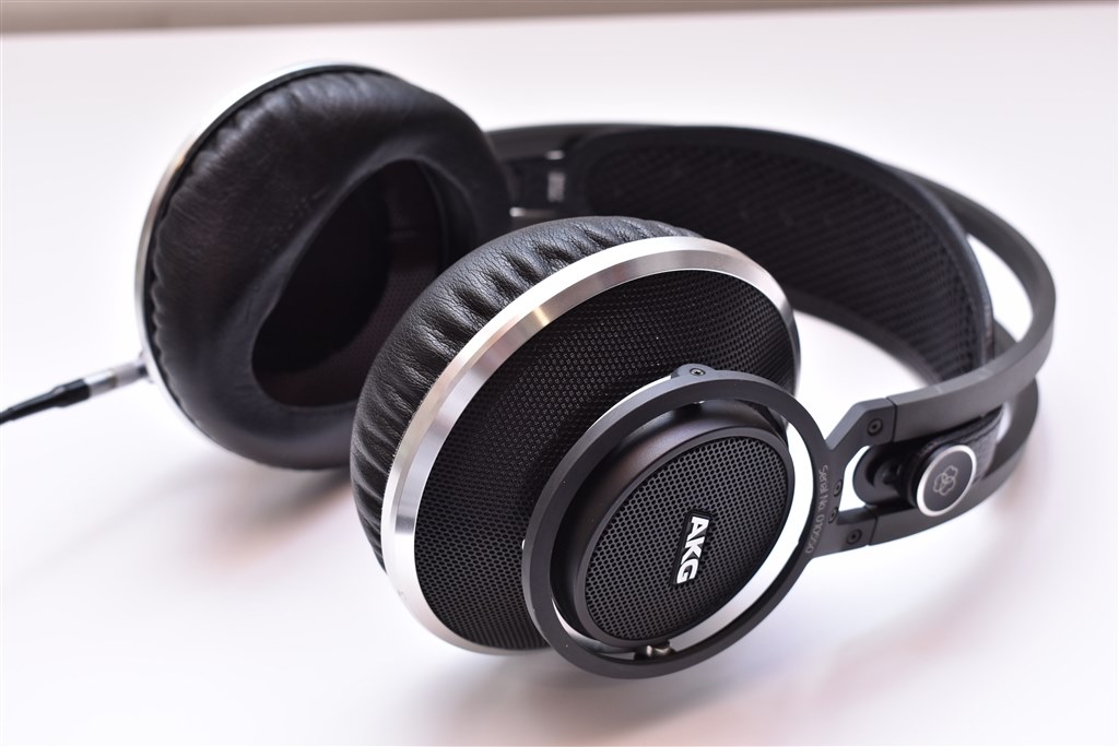 K812 開放型モニターヘッドホン AKG（アーカーゲー）