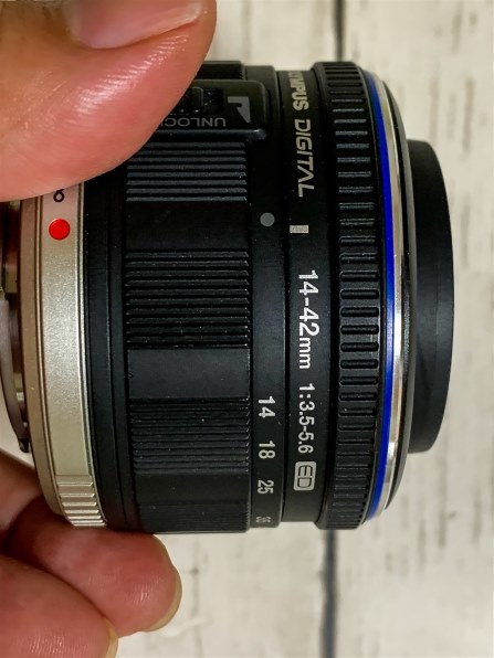 カメラ レンズ(ズーム) オリンパス M.ZUIKO DIGITAL ED 14-42mm F3.5-5.6 価格比較 - 価格.com