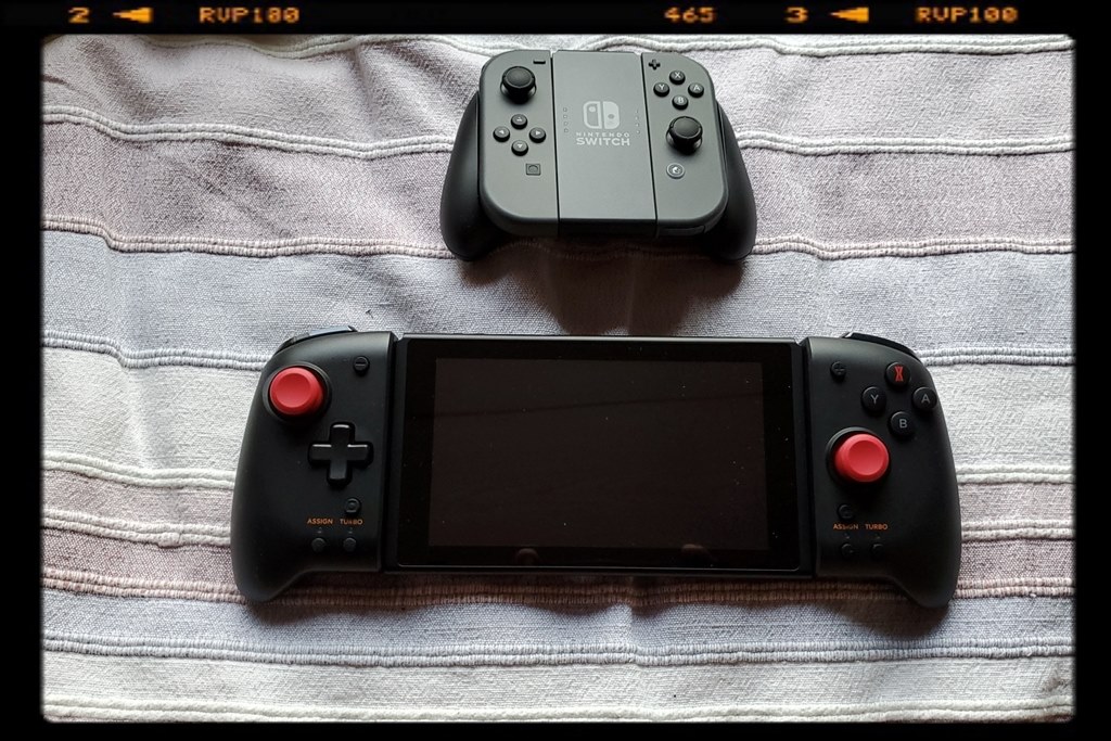 中華タブレットと挟み込みコントローラーの方が楽しめる