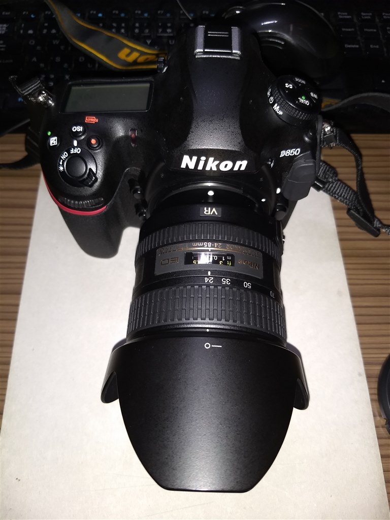 激安スーパー D700 Nikon + バッテリー2個 NIKKOR28-200レンズ デジタルカメラ