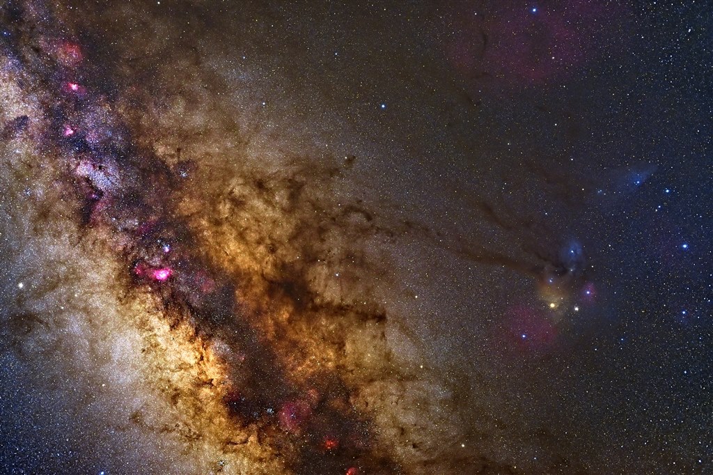 残存収差が少なく、癖のないナチュラルなS‐Line単焦点』 ニコン NIKKOR