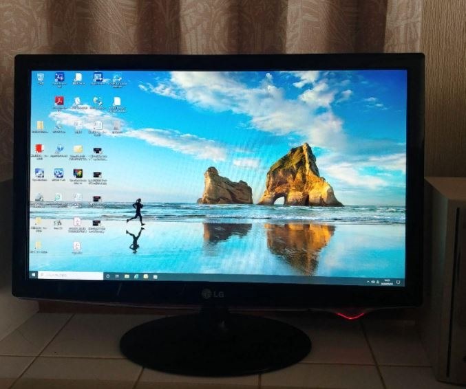 残念ながら短寿命でした』 LGエレクトロニクス FLATRON Wide LCD