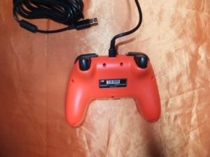 デザイン的にも機能的にも、非ライセンスコントローラとして十分』 ISM