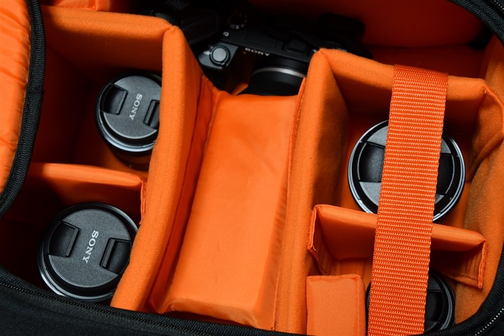 使い勝手の良い高品質な作りのメーカー純正のカメラバッグ』 SONY LCS 