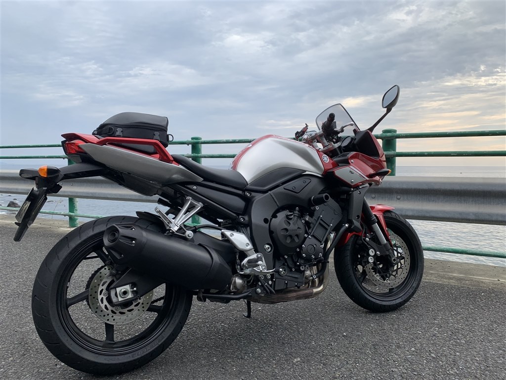 ハンドリングが秀逸なツーリングマシン』 ヤマハ FZ1 フェーザー