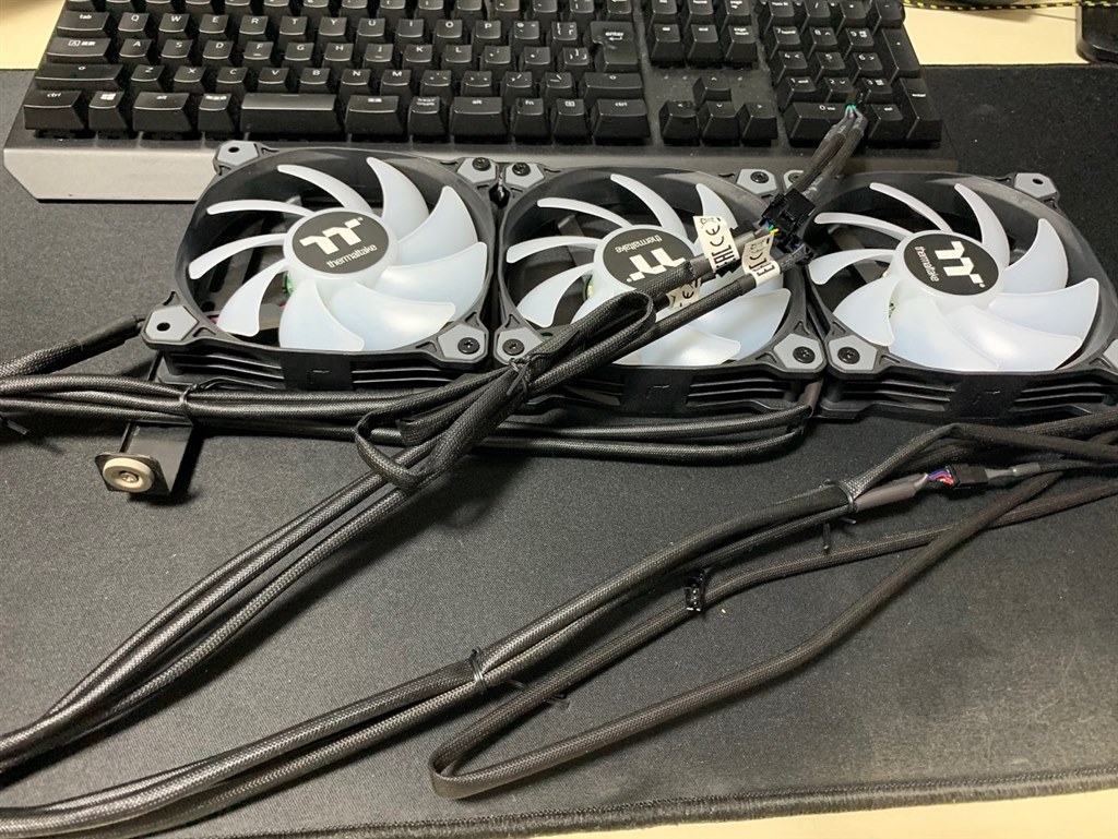 見た目だけではない風圧＆静音性も抜群！』 Thermaltake Pure 12
