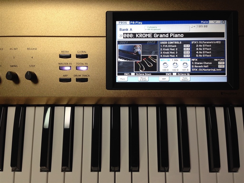 必要十分な機能に加え、GOLDの見た目が最高』 KORG KROME-61 GD