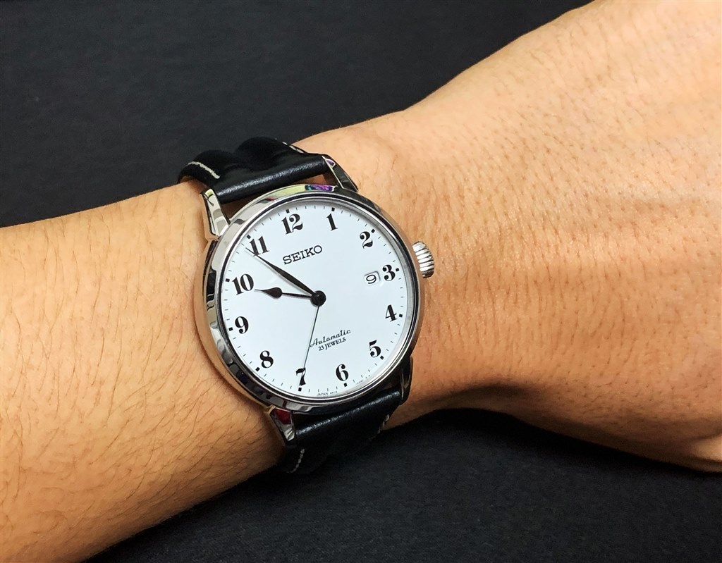 琺瑯が映えるシンプルを追求した時計。6R搭載でコスパも良い