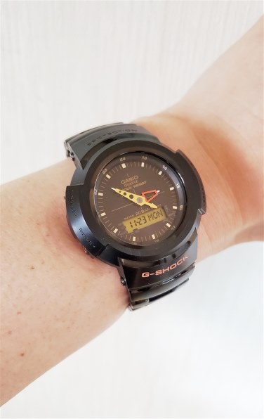 カシオ G-SHOCK AWM-500D-1AJF 価格比較 - 価格.com