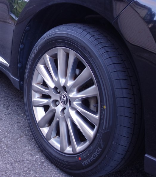 YOKOHAMA BluEarth-XT AE61 215/55R18 NOVARIS ASSETE S1 GUN-META/RIM POLISH 18インチ 7.5J+45 5H-114.3 4本セット