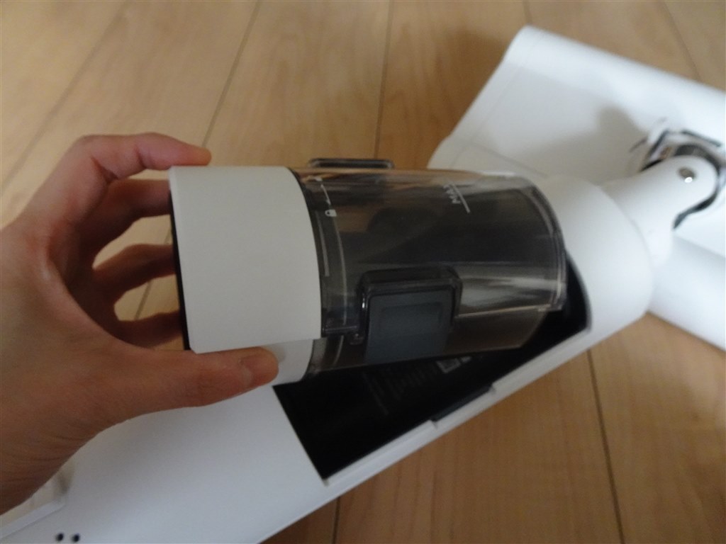 360°回るヘッドが快適＆楽しい！バルミューダ初の異色の掃除機
