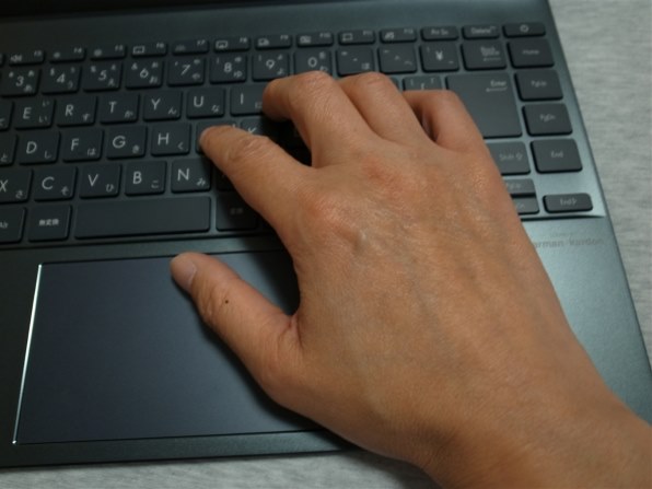 ASUS ZenBook 14 UM425IA UM425IA-AM016TS投稿画像・動画 (レビュー