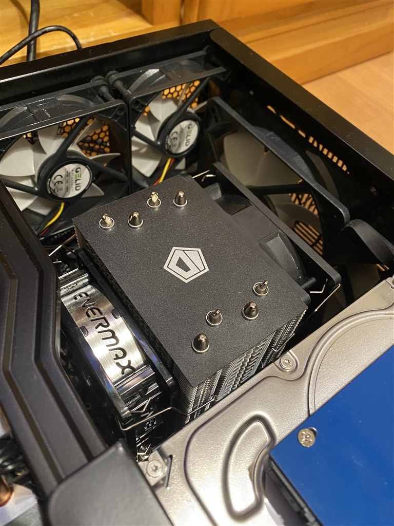 付属ファンステーでデュアルファンに』 ID-COOLING SE-914-XT