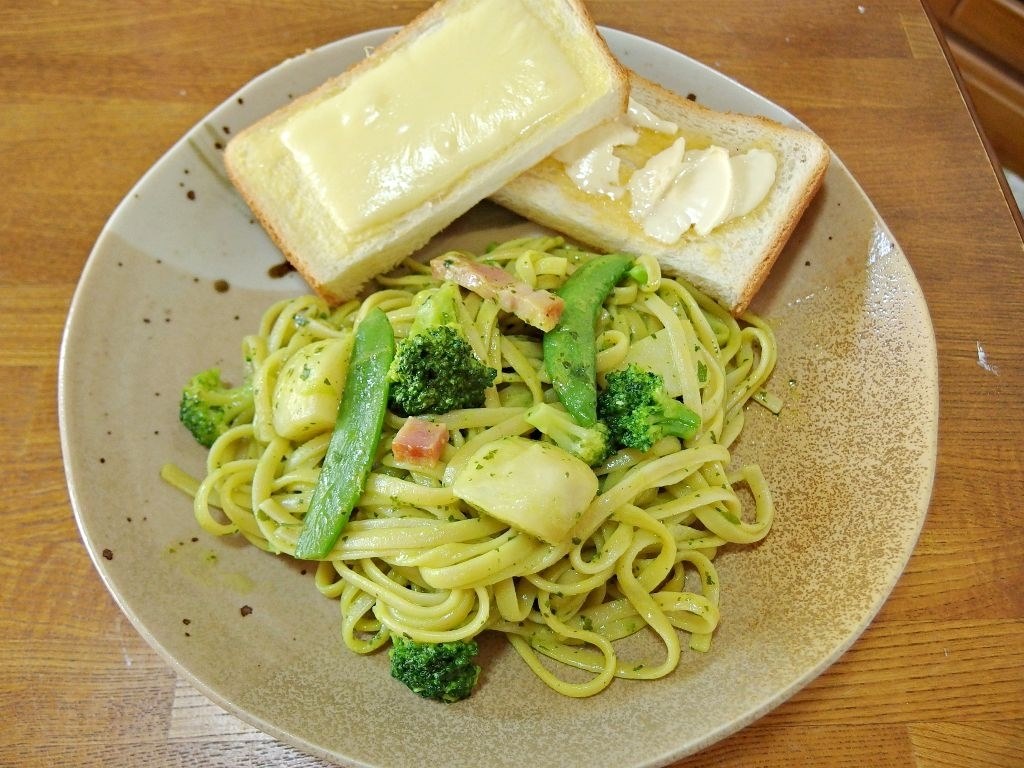 大人のソースパスタ 日本製粉 オーマイプレミアム 彩々野菜 3種野菜ジェノベーゼ 260g 12袋 あずたろうさんのレビュー評価 評判 価格 Com