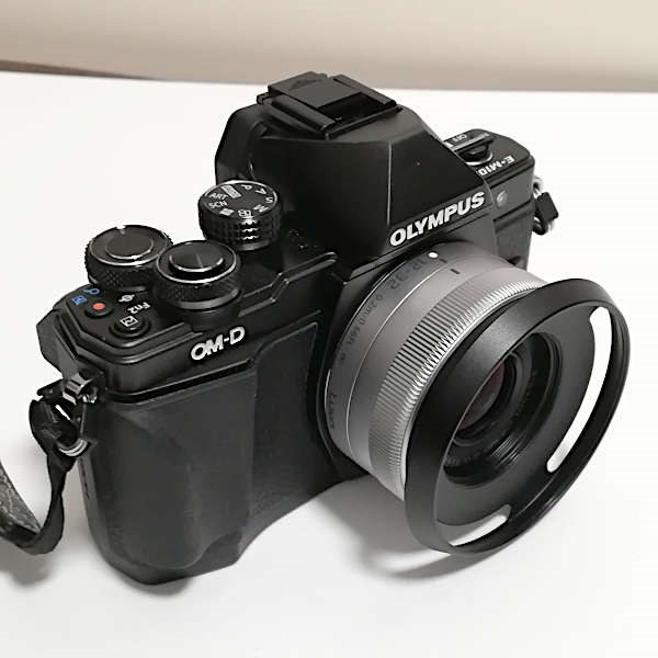 標準ズームというには望遠が物足りませんが、画質はいいです