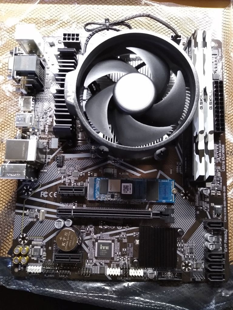 B550とすれば安い…』 GIGABYTE B550M S2H [Rev.1.0] すぽたんさんの