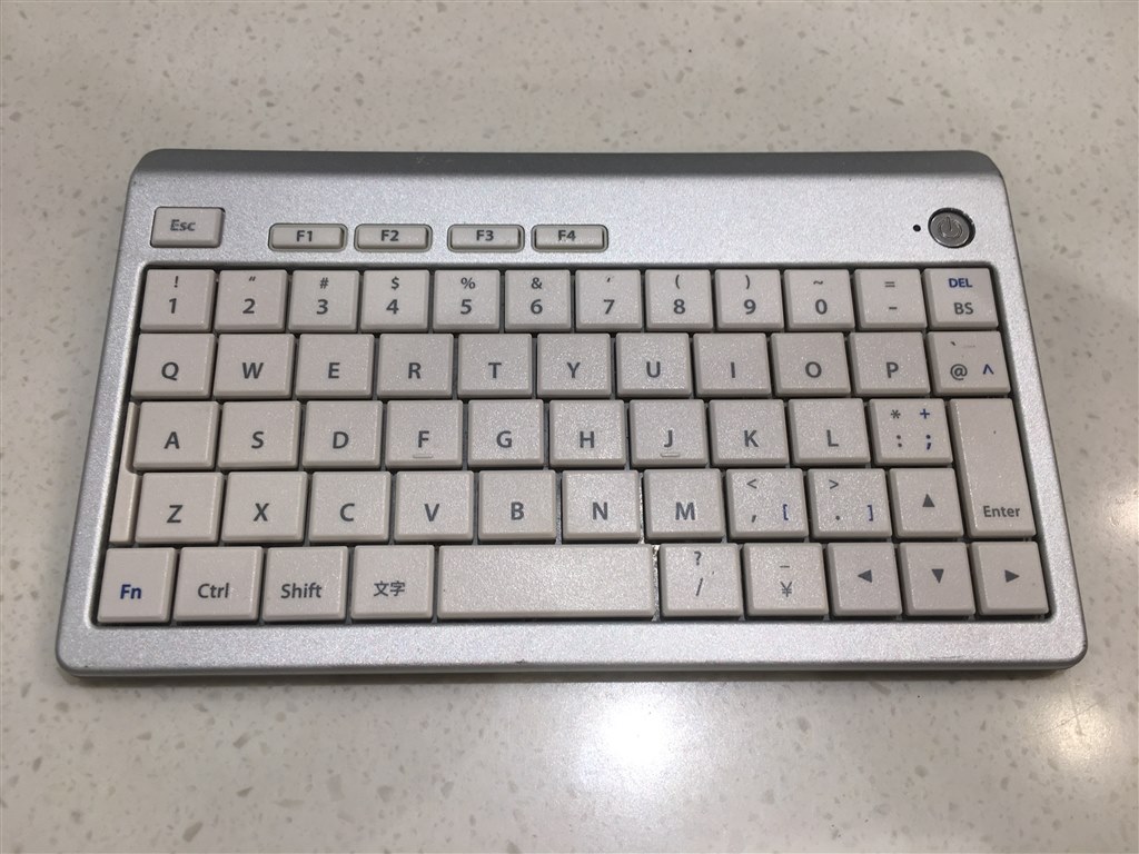 N08Bドコモフルキーボード携帯完動品 ASCII.jp：キーボード付きのN-08Bは