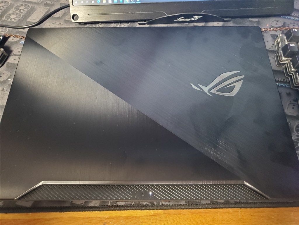 Asus ROG GA502IV ゲーミングノートパソコン