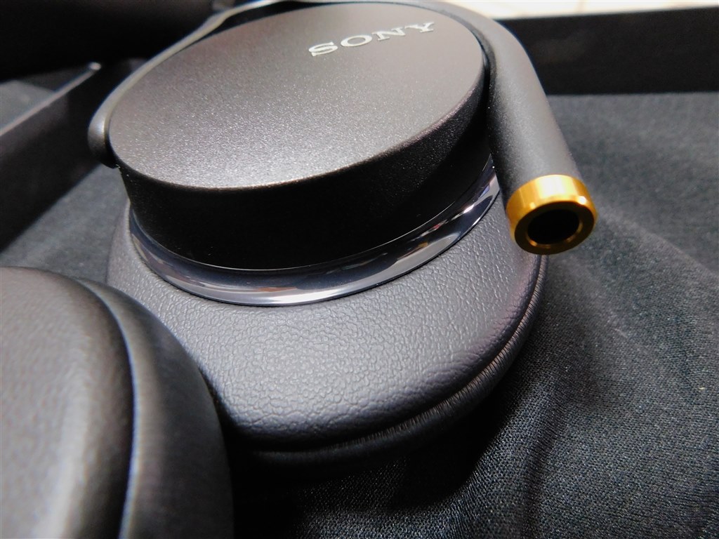 密閉型有線ヘッドホン SONY MDR-1AM2