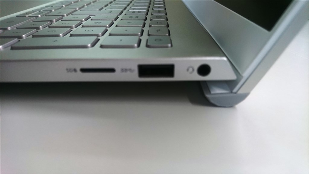 メタルボディの上質感 コスパ優良』 Dell Inspiron 15 5000 プレミアム 