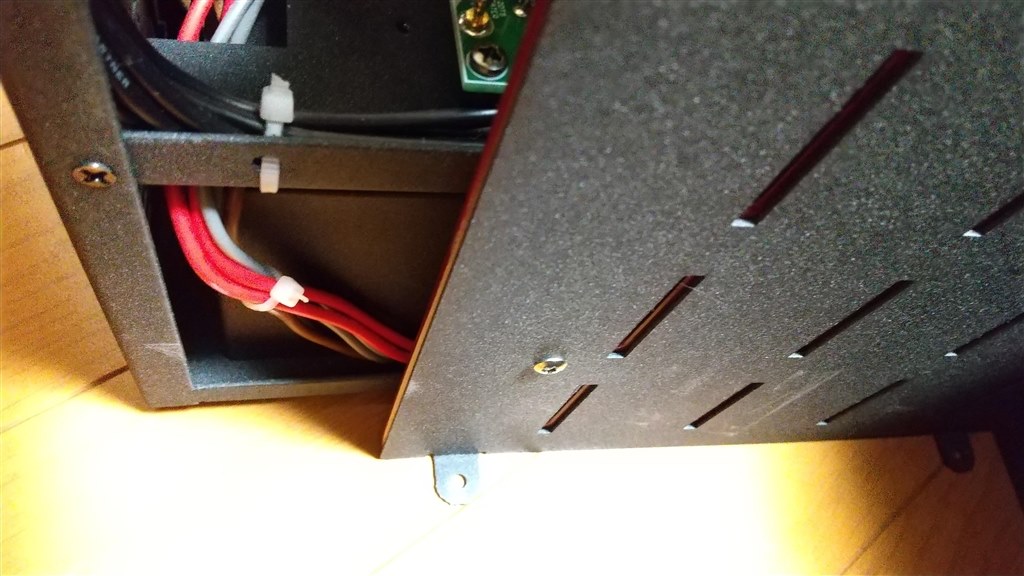 安全 KuwaEスケーラー搭載HDMI → オーディオ VGAコンバーター VC812
