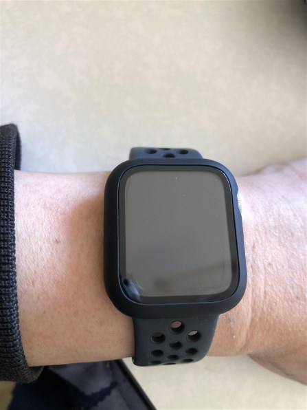 Apple Watch SE GPSモデル 40mm MYDN2J/A