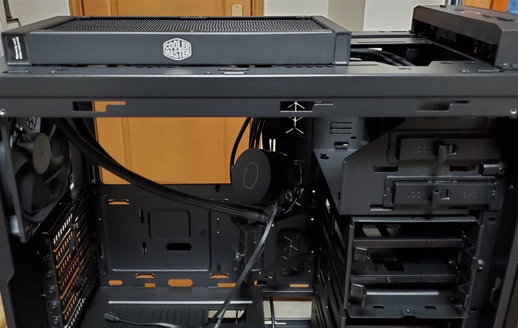 限度内の冷却性能と美しい発色で概ね満足しています。』 COOLER MASTER