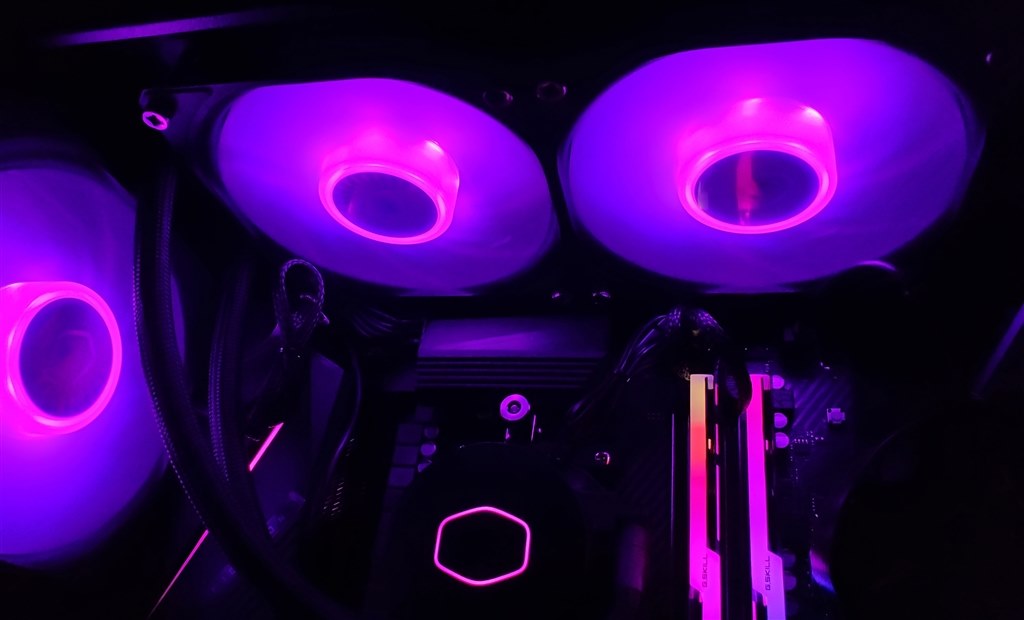 限度内の冷却性能と美しい発色で概ね満足しています。』 COOLER MASTER