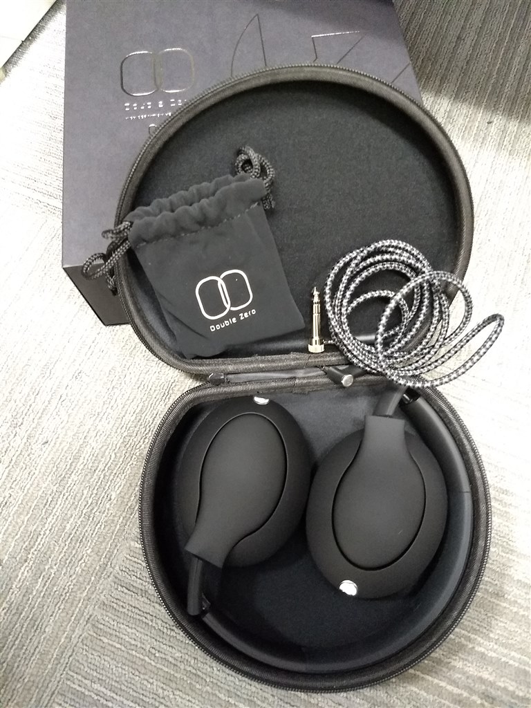 モノとしての質感は悪くないですが、聴き疲れする音質と装着感 