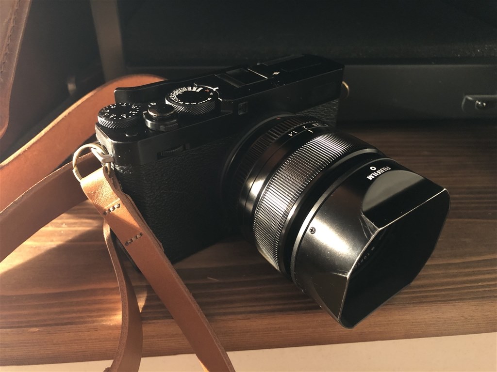 デザインで買ったカメラ』 富士フイルム FUJIFILM X-E4 ボディ ...