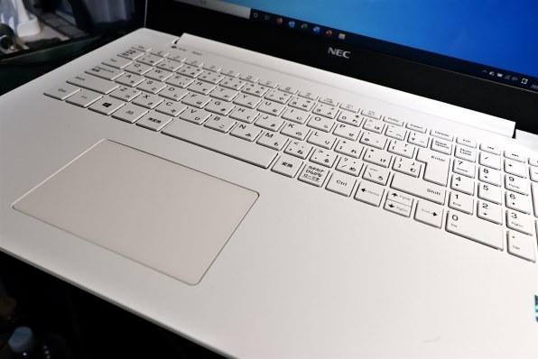 NEC LAVIE Direct NS Core i5・1TB HDD・8GBメモリ搭載