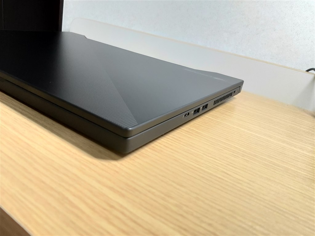ゲーミングノートに見えないので、使いやすいです』 ASUS ROG Zephyrus 