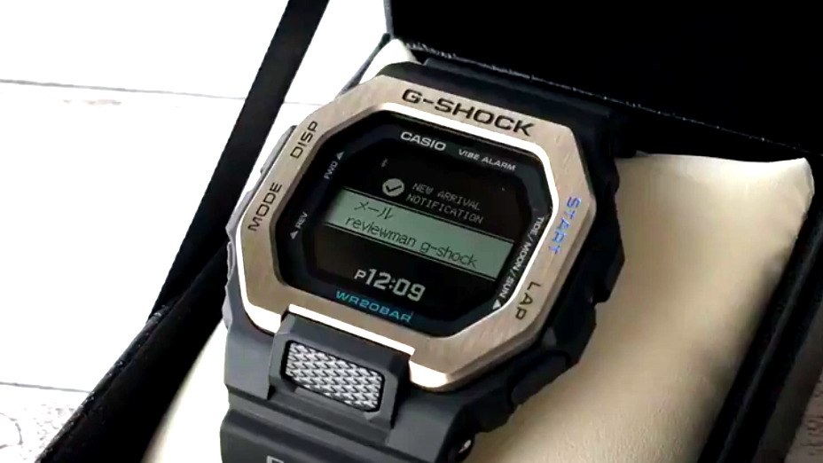 スクエアフェイス×スマホの通知連携 を併せ持つ唯一のG-SHOCK』 カシオ 