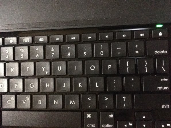 ロジクール TYPE+ Protective case with integrated keyboard for iPad