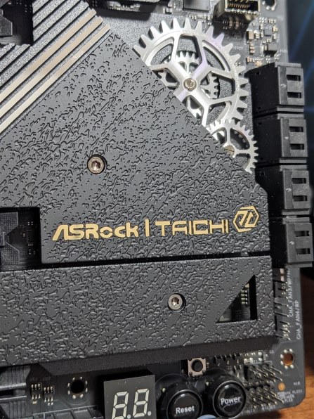 〜6/6値下げ中【動作確認済】ASRock Z590 TAICHI マザーボード z590-taichi_thumb.jpg