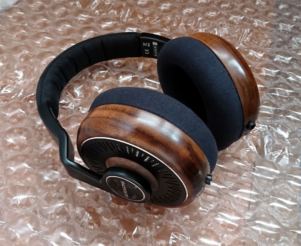 Ultrasone Edition11 ドイツ製 開放型 有線 低音の質感が