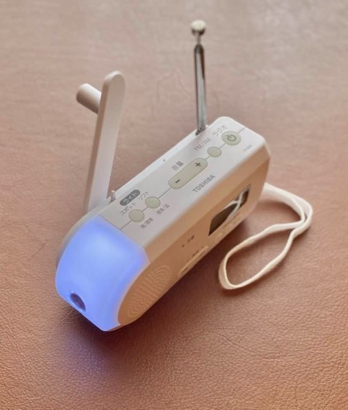 TOSHIBA 充電ラジオ　TY-JKR6 東芝 手回し充電ラジオ TY-JKR6 | イオンスタイルオンライン