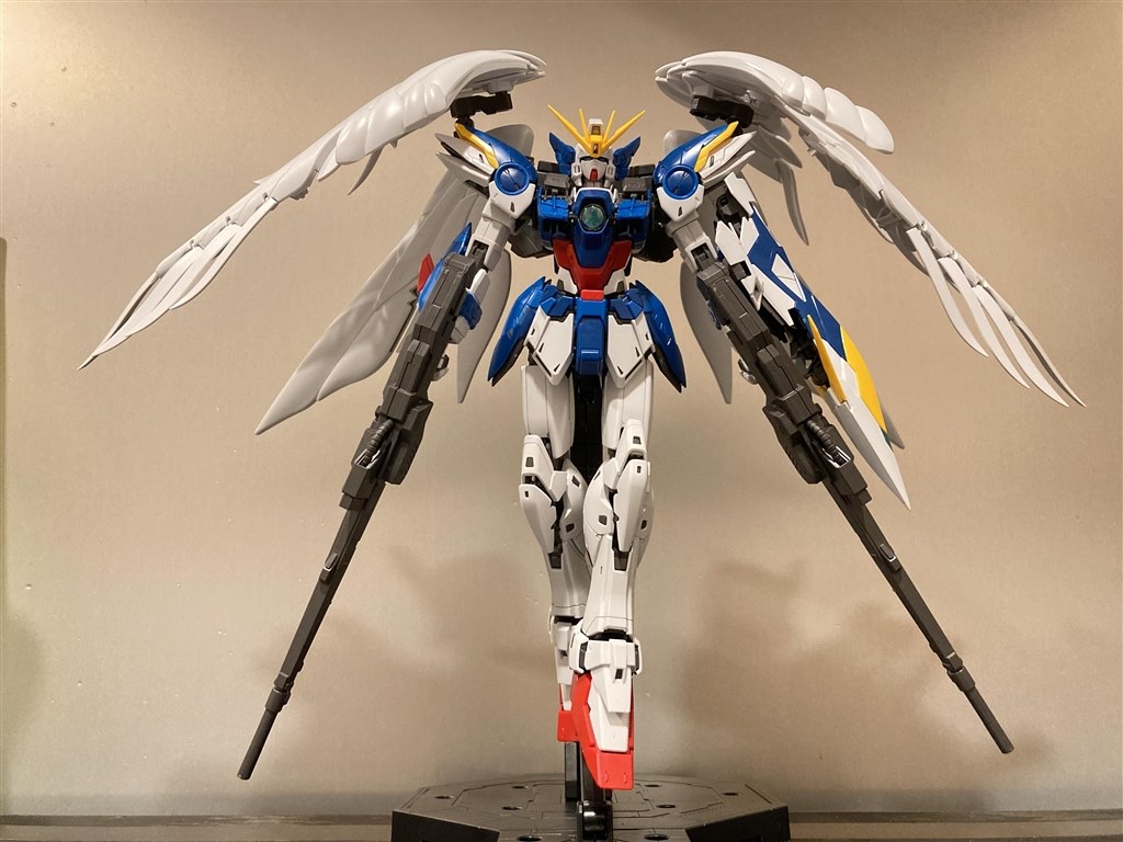 狙いすました犯罪的なカッコ良さ Bandai Mg 1 100 ウイングガンダムゼロew Ver Ka 東方不在さんのレビュー評価 評判 価格 Com