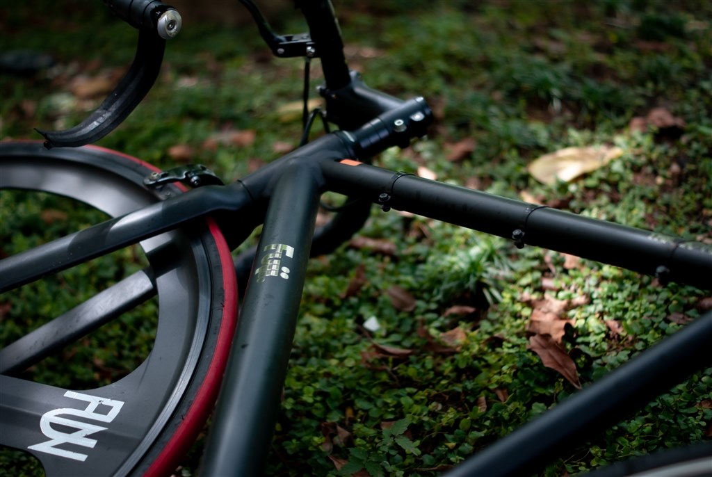 一目惚れ！CCD機マニア必須アイテム』 SONY α330 DSLR-A330 ボディ