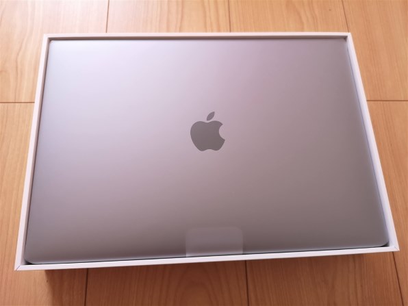 Apple MacBook Air Retinaディスプレイ 13.3 MGNE3J/A [ゴールド 