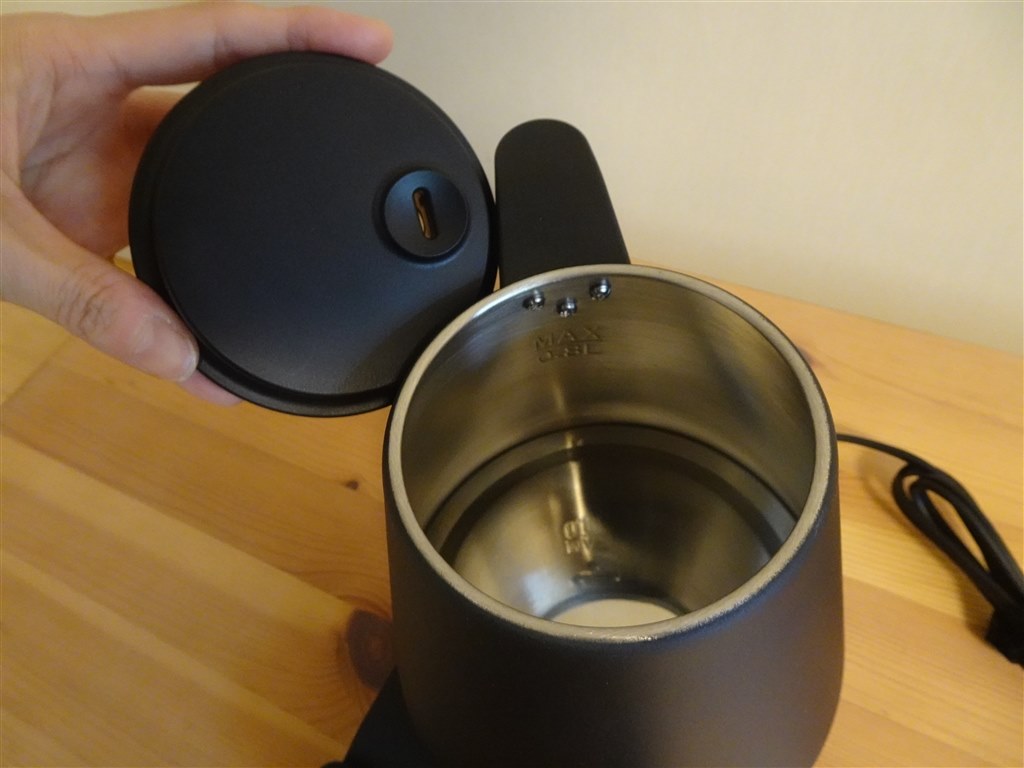 バリスタ”が監修!ドリップが得意な調温機能付き電気ケトル バリスタ”が監修!ドリップが得意な調温機能付き電気ケトル