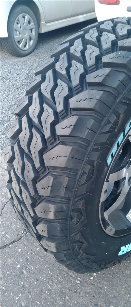 普通のタイヤに比べてハンドルは軽く感じる』 Monsta Tyres MUD 普通のタイヤに比べてハンドルは軽く感じる』 Monsta Tyres MUD