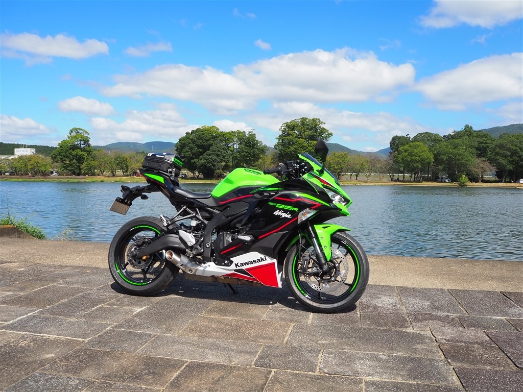 価格は高いように感じますが楽しいバイクです。』 カワサキ