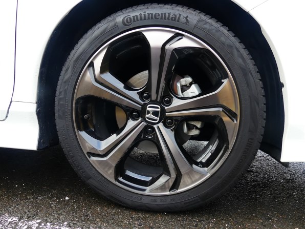 コンチネンタル UltraContact UC6 225/45R18 95W XL 価格比較
