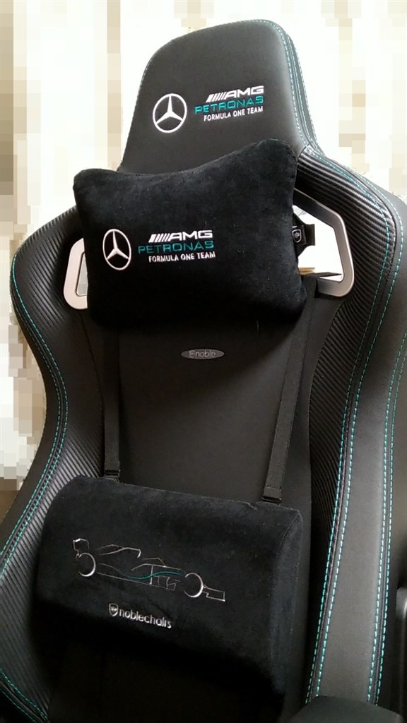 サラサラで心地よい感触 Noblechairs Epic Mercedes Amg Petronas Formula One Team 21 Edition Nbl Epc Pu Mpf Sgl マットブラック ばんぶ さんさんのレビュー評価 評判 価格 Com