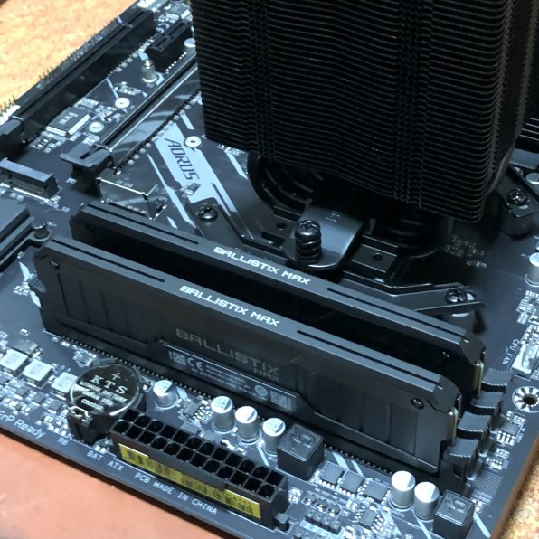crucial Ballistix MAX BLM2K8G40C18U4B [DDR4 PC4-32000 8GB 2枚組