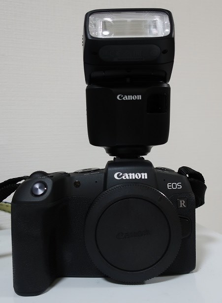 小型軽量で値段も安い純正で買い と思います Canon スピードライト El 100 竜きちさんのレビュー評価 評判 価格 Com