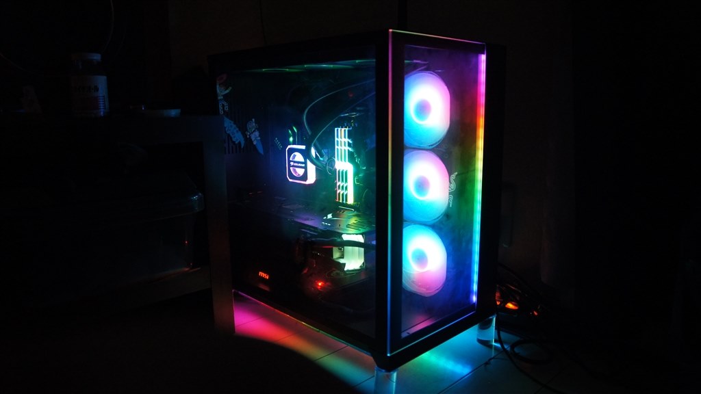 コンパクトにまとめられた魅せるケース』 LIAN LI O11 DYNAMIC RAZER